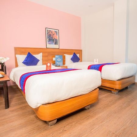 קטמנדו Oyo 136 Hotel Om Plaza מראה חיצוני תמונה