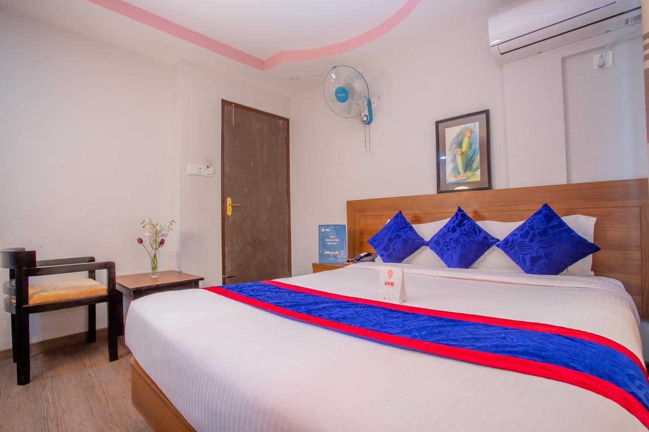 קטמנדו Oyo 136 Hotel Om Plaza מראה חיצוני תמונה
