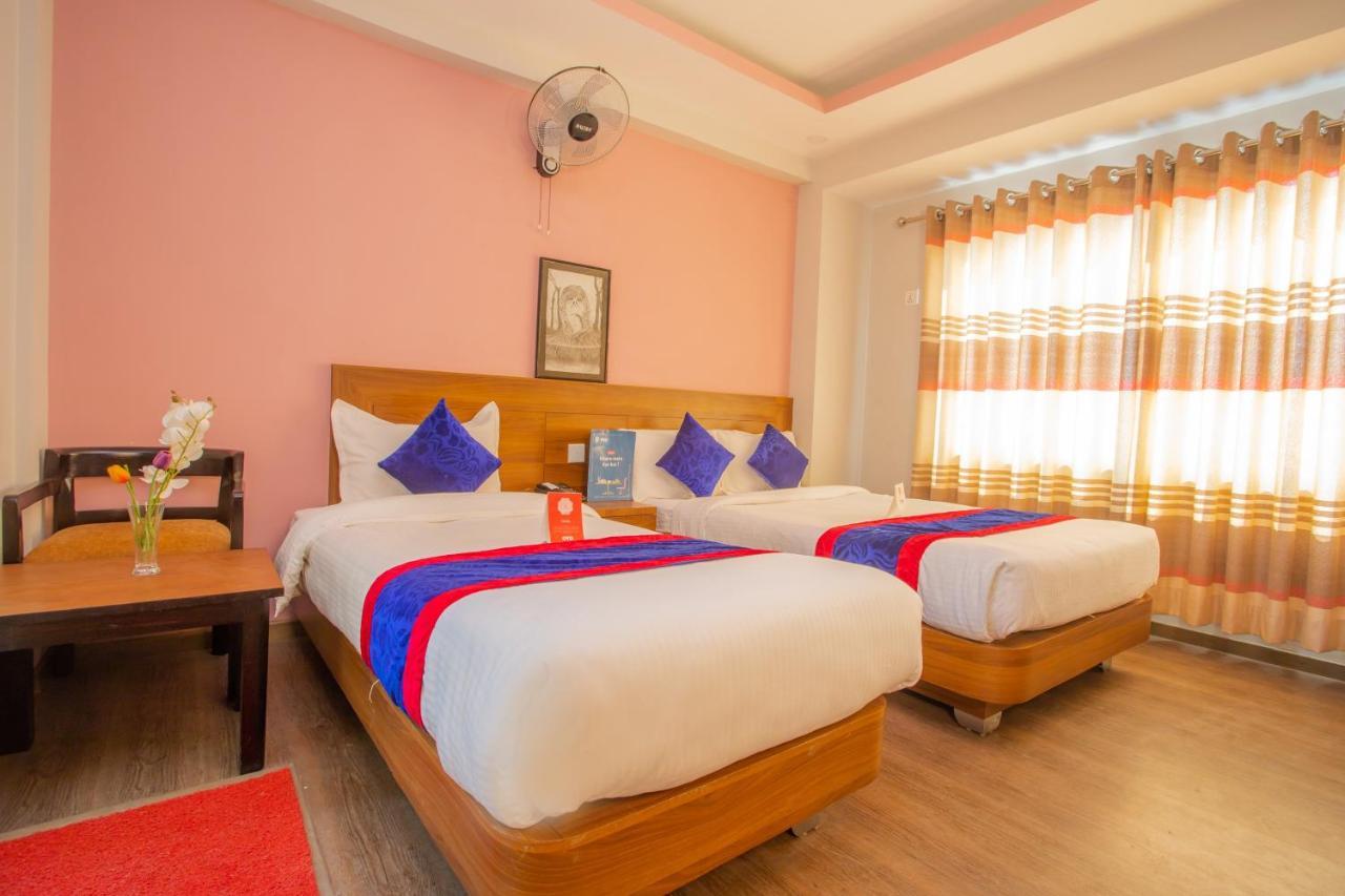 קטמנדו Oyo 136 Hotel Om Plaza מראה חיצוני תמונה