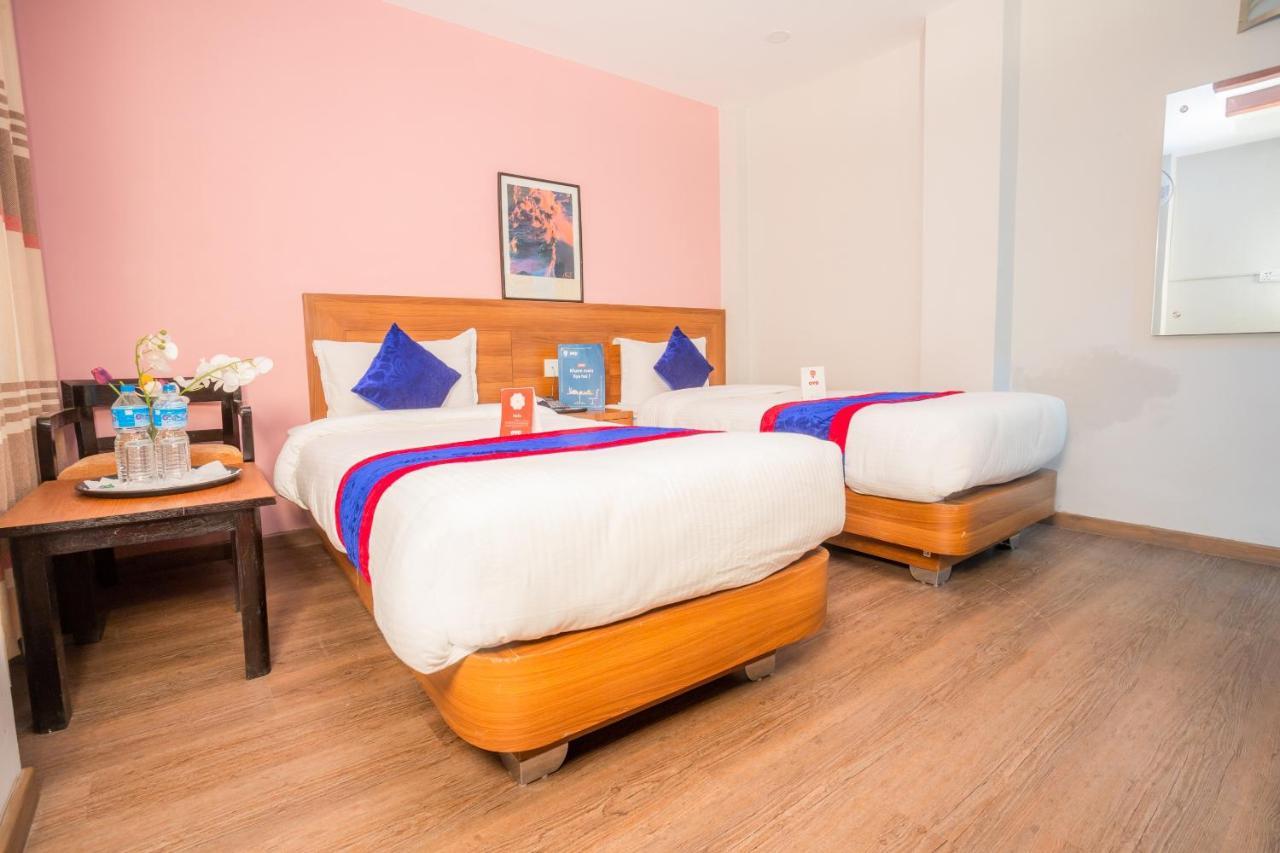 קטמנדו Oyo 136 Hotel Om Plaza מראה חיצוני תמונה