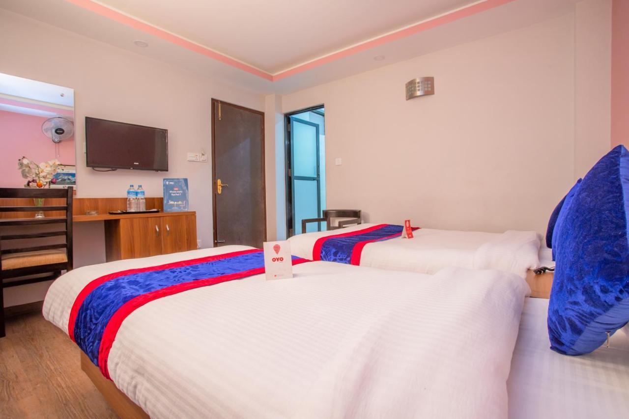 קטמנדו Oyo 136 Hotel Om Plaza מראה חיצוני תמונה