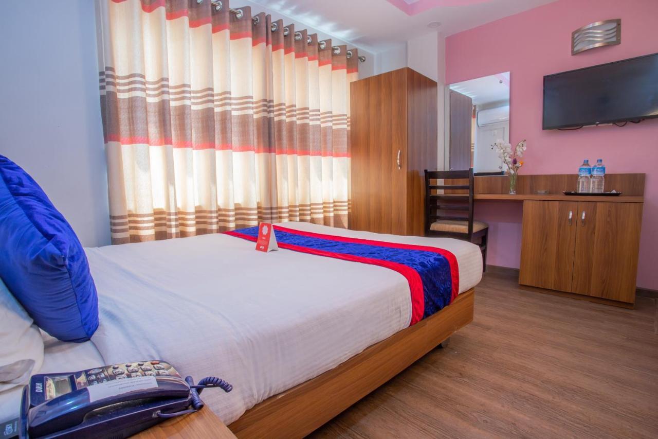 קטמנדו Oyo 136 Hotel Om Plaza מראה חיצוני תמונה