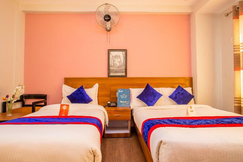 קטמנדו Oyo 136 Hotel Om Plaza מראה חיצוני תמונה